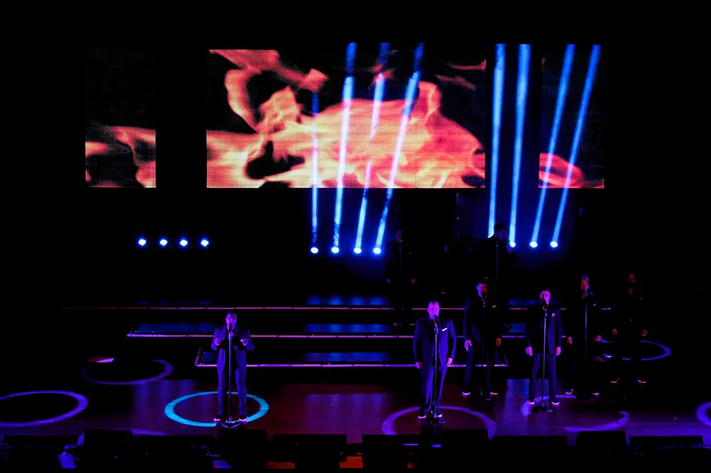 Straight-No-Chaser-02