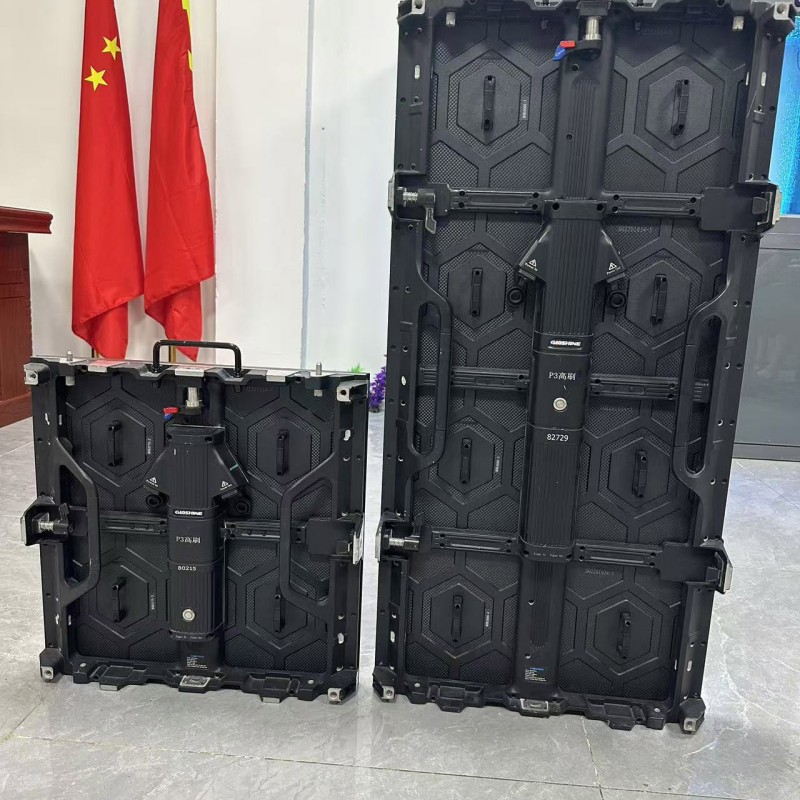 300 Square P3.91 Outdoor Screen