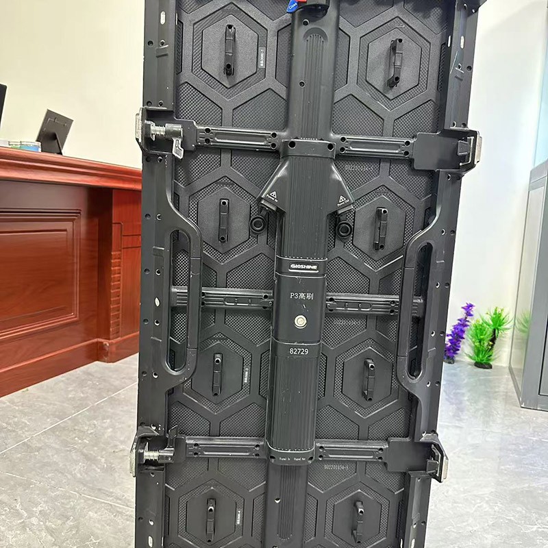300 Square P3.91 Outdoor Screen